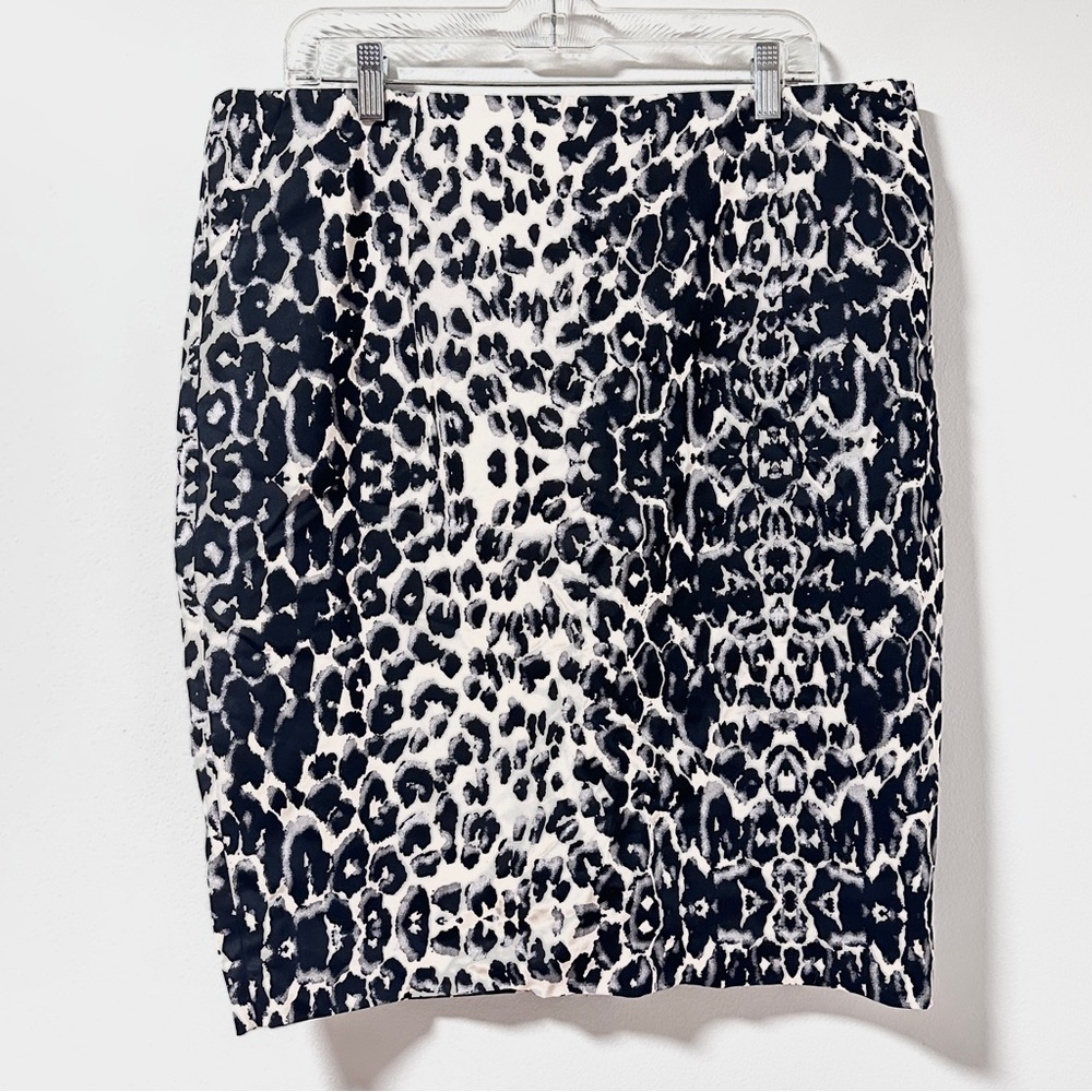 NWT Mossimo White Leopard Animal Print Pencil Skirt Women’s Plus Size 18 Career